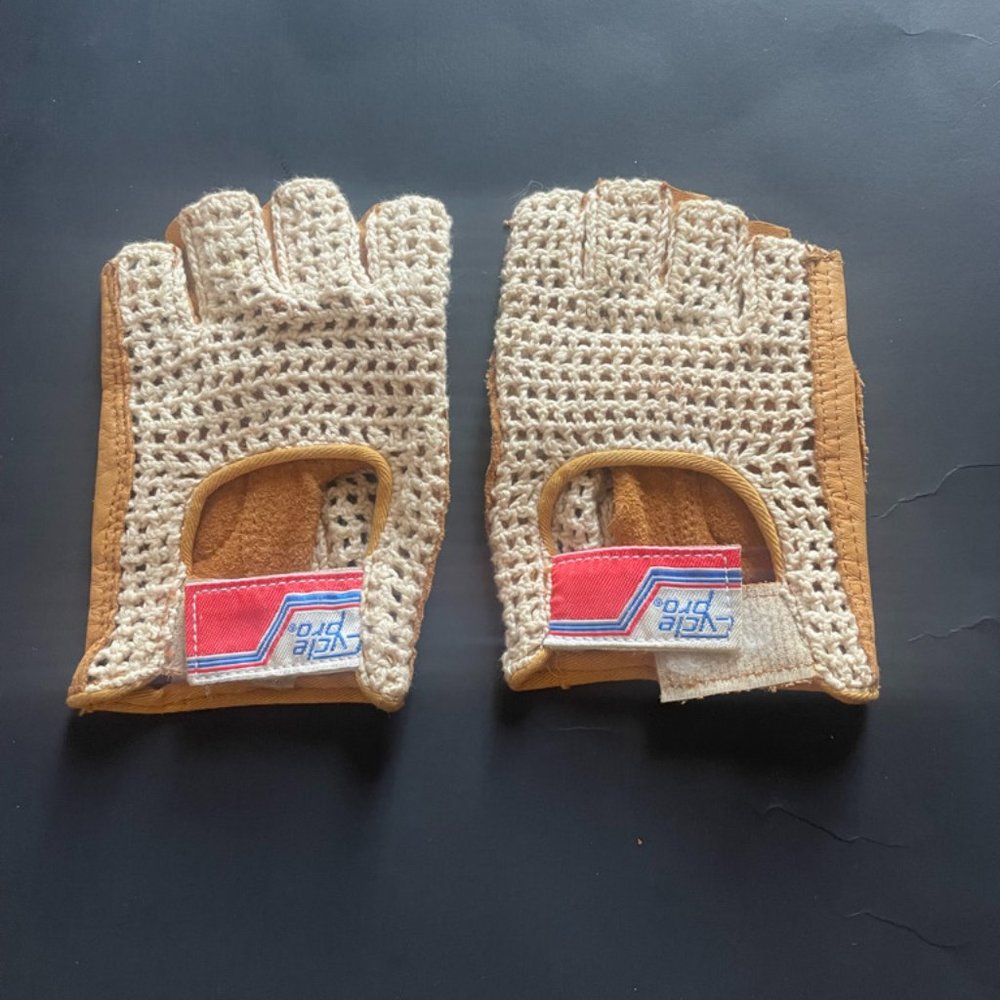 Vintage Cycle Pro Crochet and Leather Cycling Gloves. XS Tan and Beige